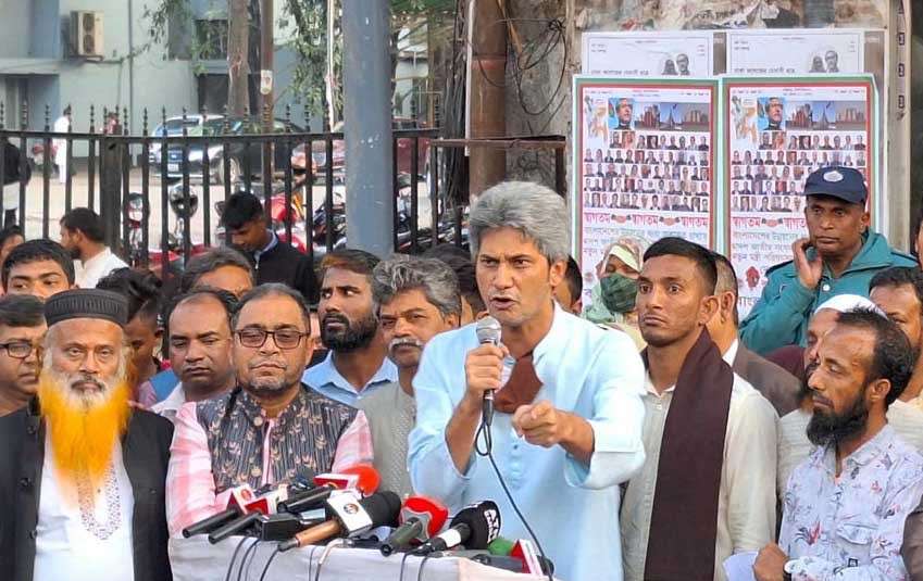 পররাষ্ট্রমন্ত্রী ভারতের দিল্লিতে কদমবুসি করতে গেছেন