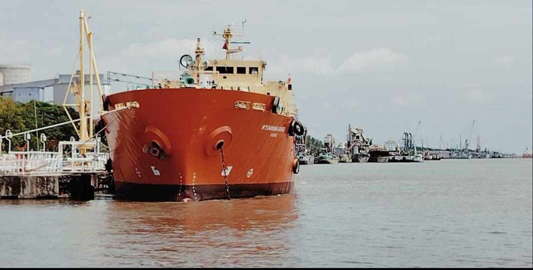 মোংলা বন্দর