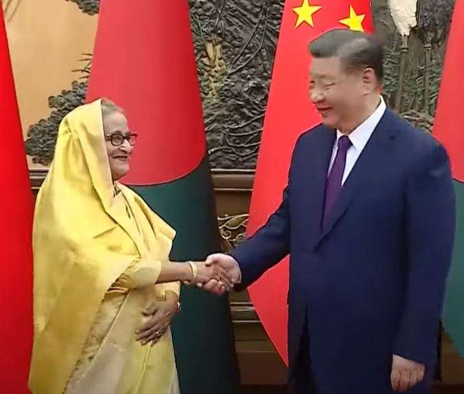 বাংলাদেশের প্রধানমন্ত্রী শেখ হাসিনা এবং চীনের প্রধানমন্ত্রী লি কিয়াং