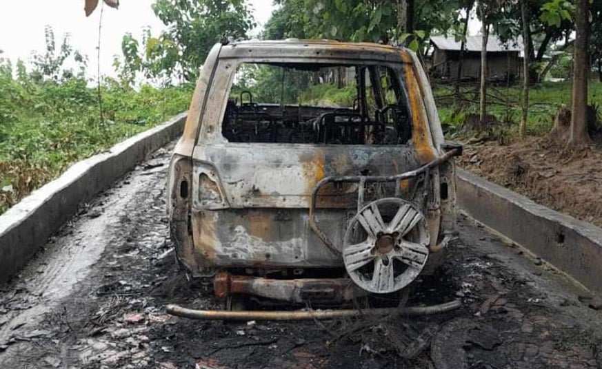 গাড়িতে অগ্নিসংযোগ