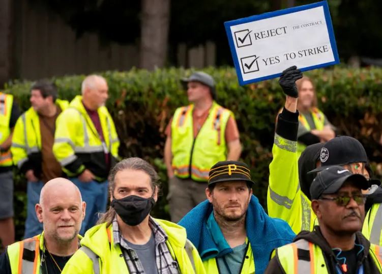 কর্মবিরতি পালন