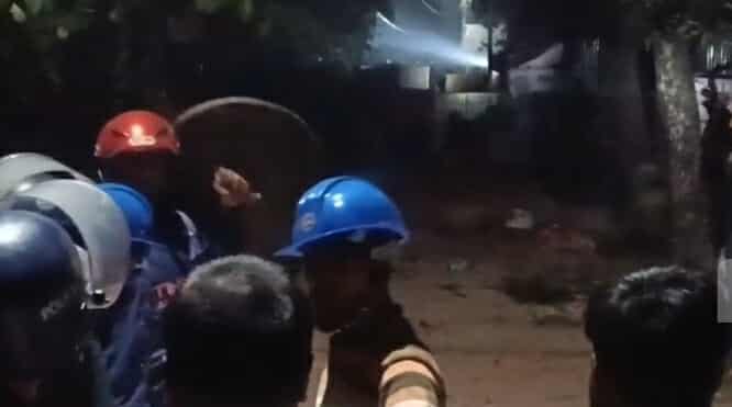 দু'পক্ষের সংঘর্ষে অর্ধশত আহত