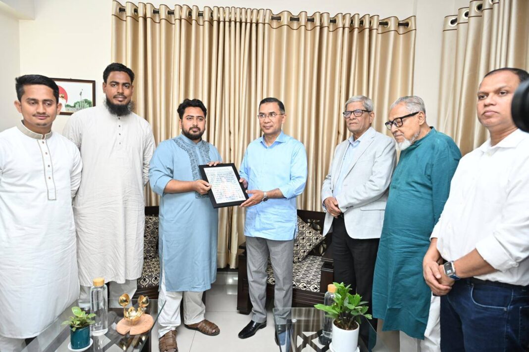 নাহিদ ইসলামের বাসায় তারেক রহমান