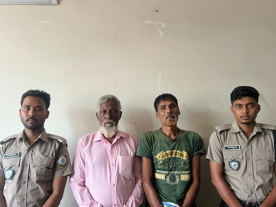 ৪০০ গ্রাম গাঁজাসহ গ্রেপ্তার ২